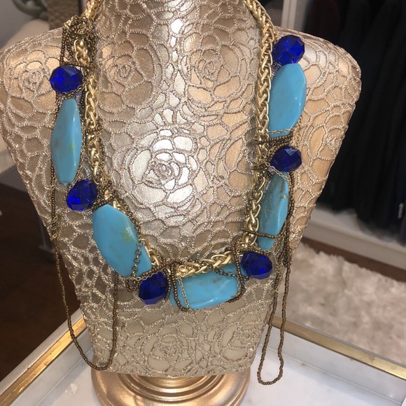 New! 2 for 1! Floral blue stoned necklaces - Picture 5 of 7